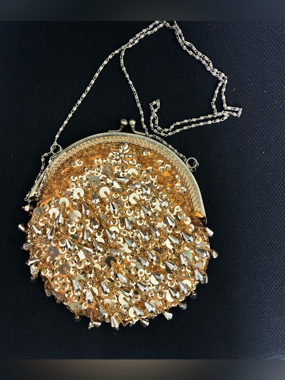 VTG 1960s Mid Century Gold Circular Disco Cocktail Purse Sequined Shimmer Tassel
